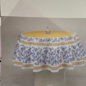 Vtg NWT French Country Oval Tablecloth 62”x 92” Yellow & Blue Florals/ 9 Napkins